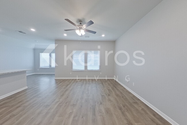 Building Photo - 123 Yardley Ct