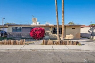 Building Photo - 252 W Lowell Dr