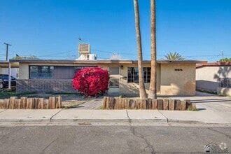 Building Photo - 252 W Lowell Dr