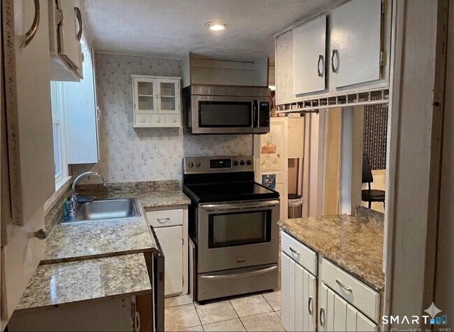 Building Photo - 111 Chestnut Grove Rd