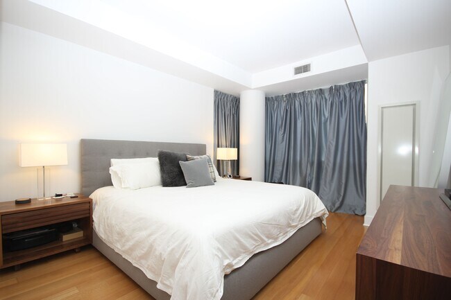 Foto del edificio - 2628 Broadway