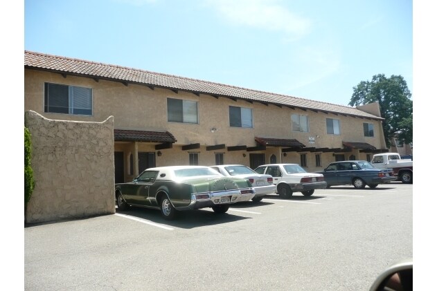 Foto del edificio - 450 Lake Blvd