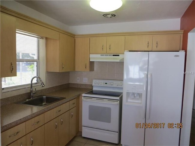 Foto del edificio - 10844 111th Pl N