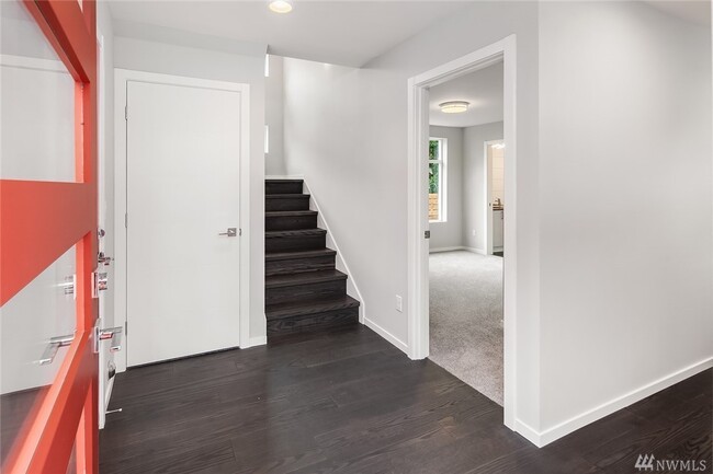 Photo - 820 25th Ave S House