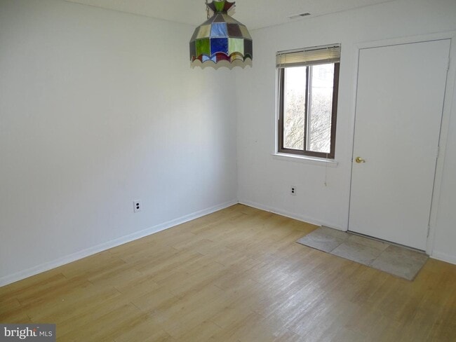 Building Photo - 4902 Oxford Ct