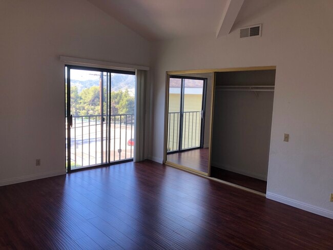 Building Photo - 2284 Waltonia Dr
