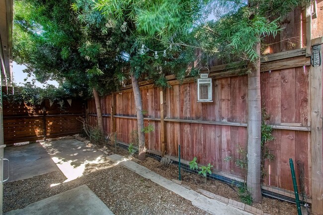 Foto del edificio - 6711 Leland Way