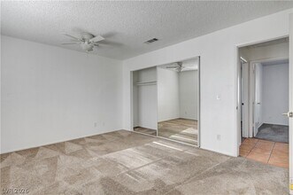 Building Photo - 707 Honeybee Ct