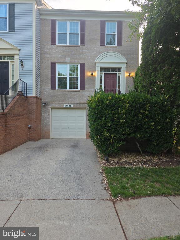 Building Photo - 10148 Vanderbilt Cir