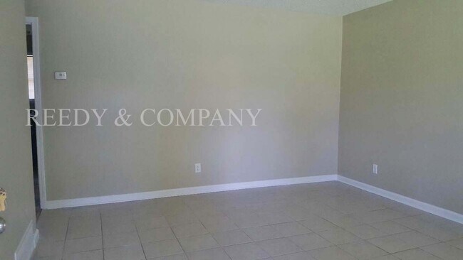 Building Photo - 4225 Arrowhead Rd