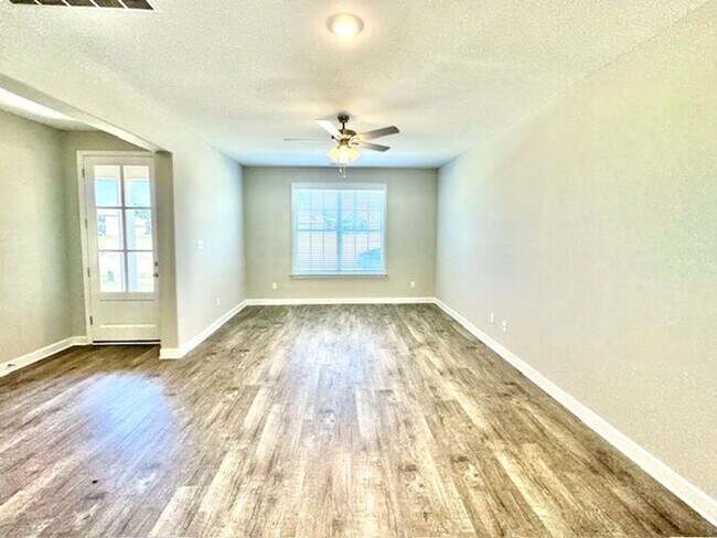 Foto del edificio - Now Leasing a 4-Bedroom 2.5 Home In Somerville, TN. Availalbe NOW!