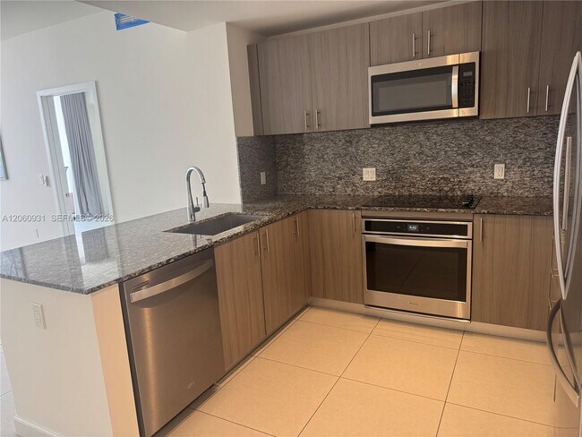 Foto del edificio - 5350 NW 84th Ave