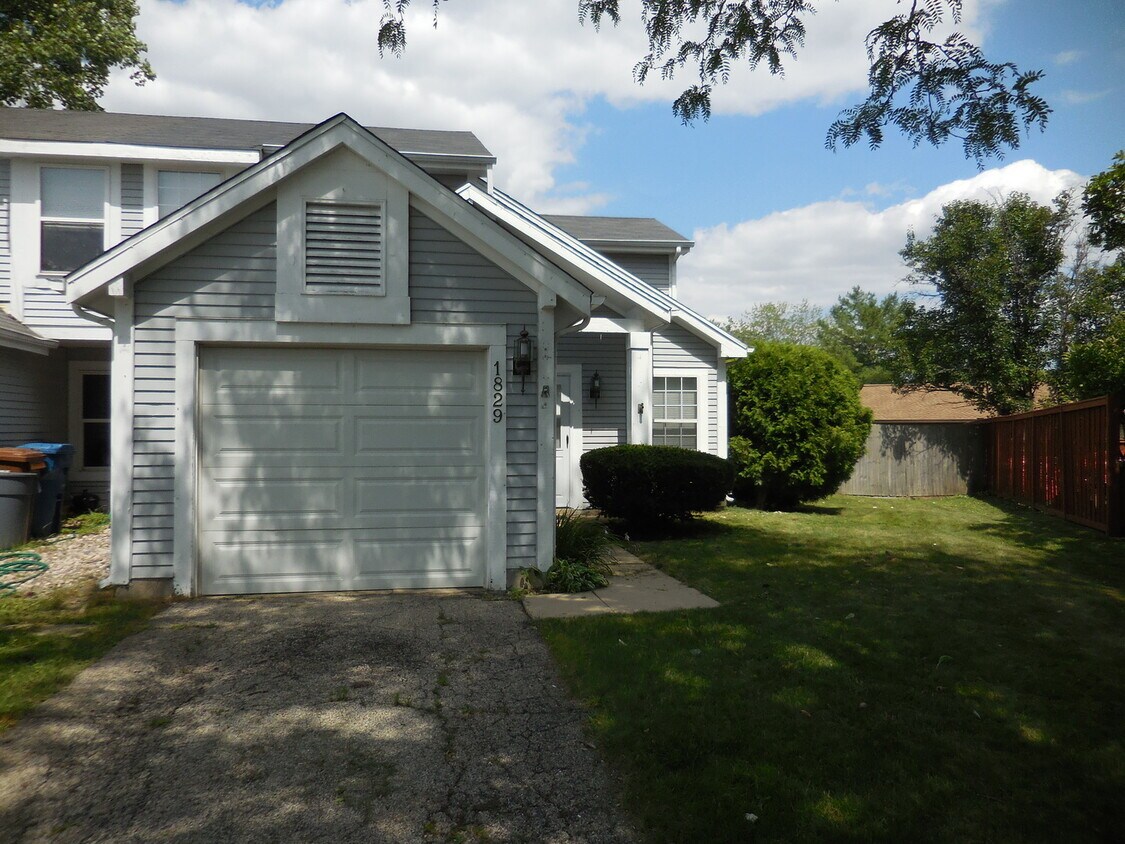 1829 Schmale Ct, Glendale Heights, IL 60139 Condo for Rent in