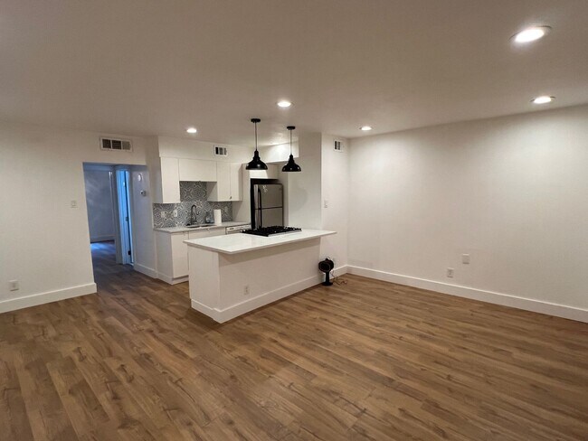 Foto del edificio - 505 W 7th St