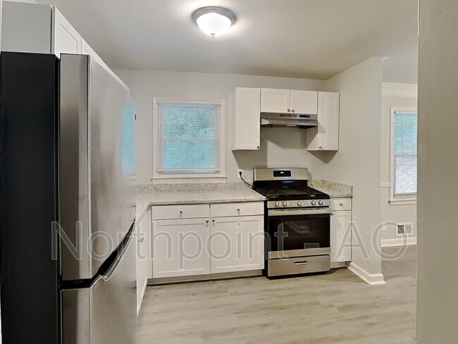 Foto del edificio - 4769 Ridgewood Dr