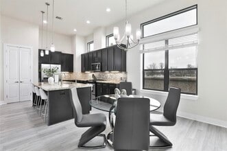 Building Photo - 4104 Marina St