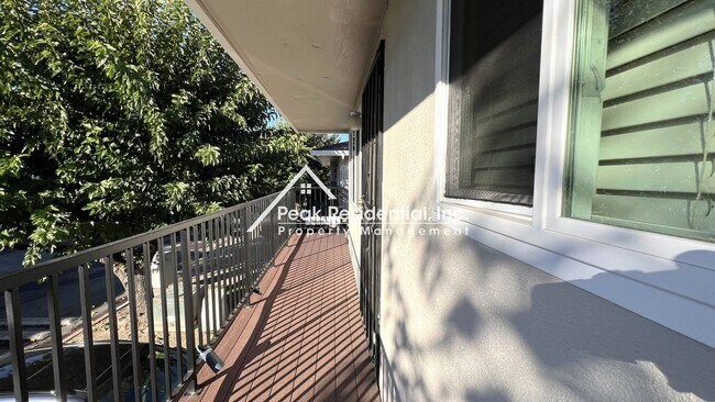 Building Photo - Updated 2bd/1ba Foothill Farms Condo with ...