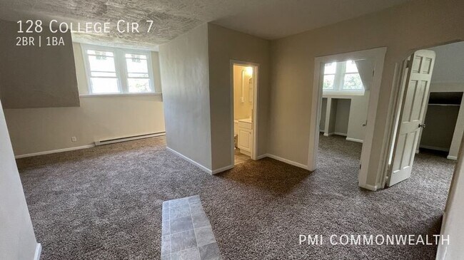 Foto del edificio - 128 College Cir