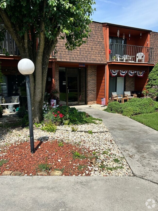 Building Photo - 1518 Pearl Ave