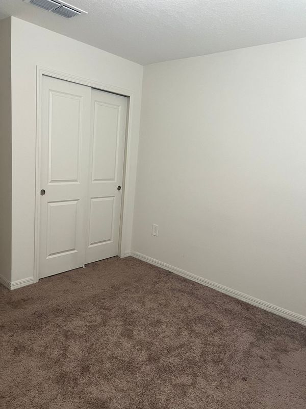 Building Photo - 661 Stoney Pointe Cir