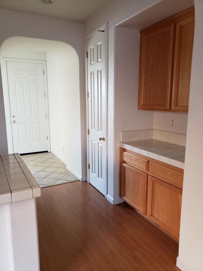 Building Photo - North Natomas One Story 1735 sq. ft. 4 bed...