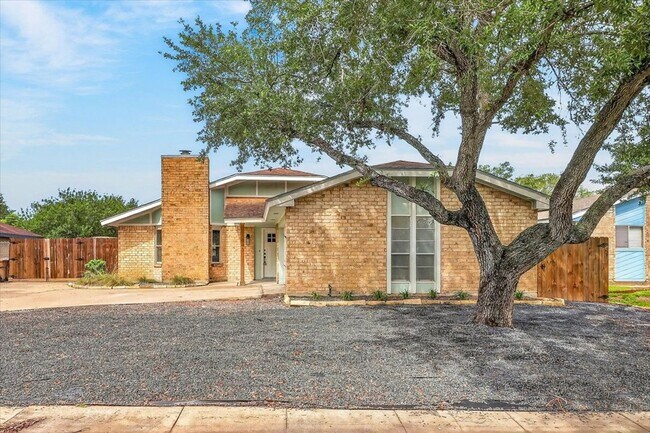 Foto del edificio - 11613 Cripple Creek Dr