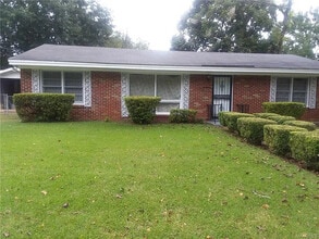Building Photo - 1833 Midway St