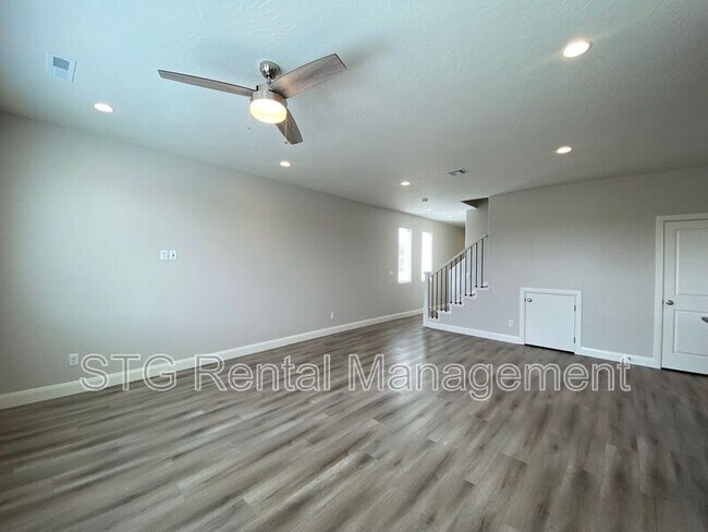 Building Photo - 4381 W 1200 S