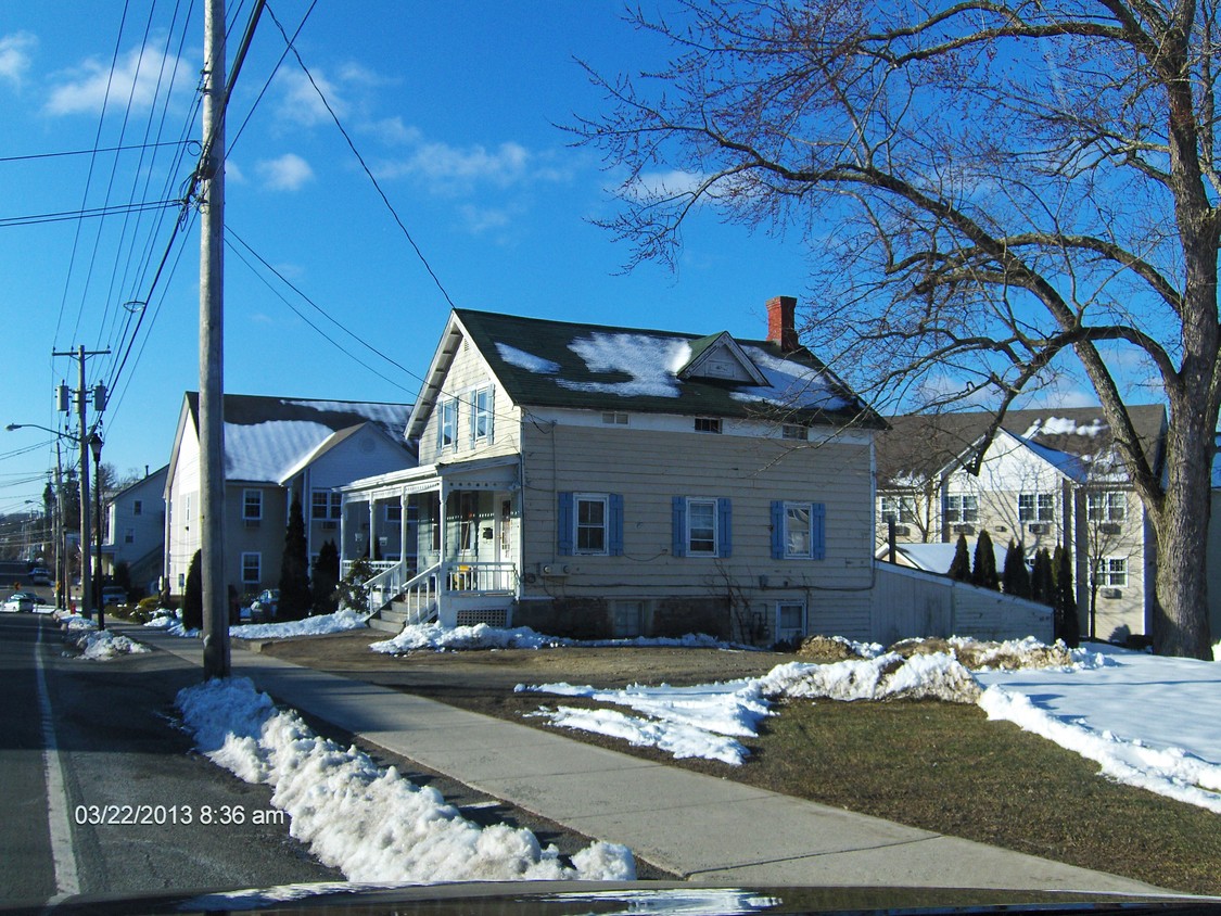 Building Photo - 43 N Main St