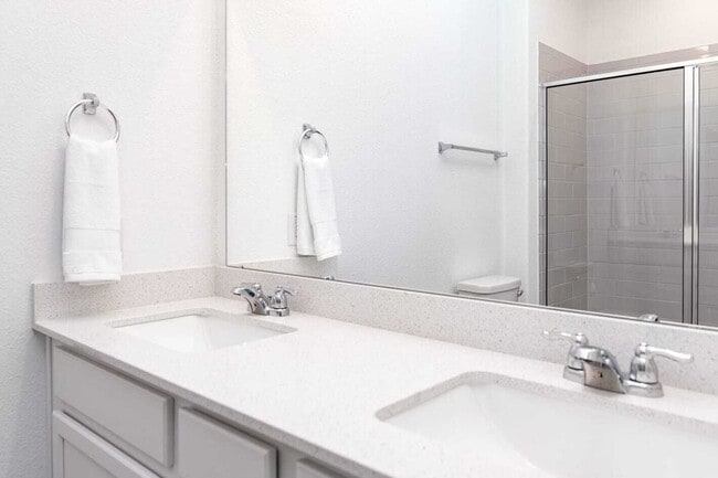 Building Photo - Now Offering Up to 6 Weeks Free Rent!