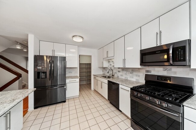 Building Photo - 1748 N St Michaels Ct