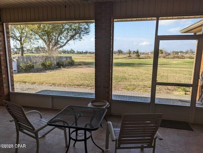 Foto del edificio - 3237 Country Club Dr