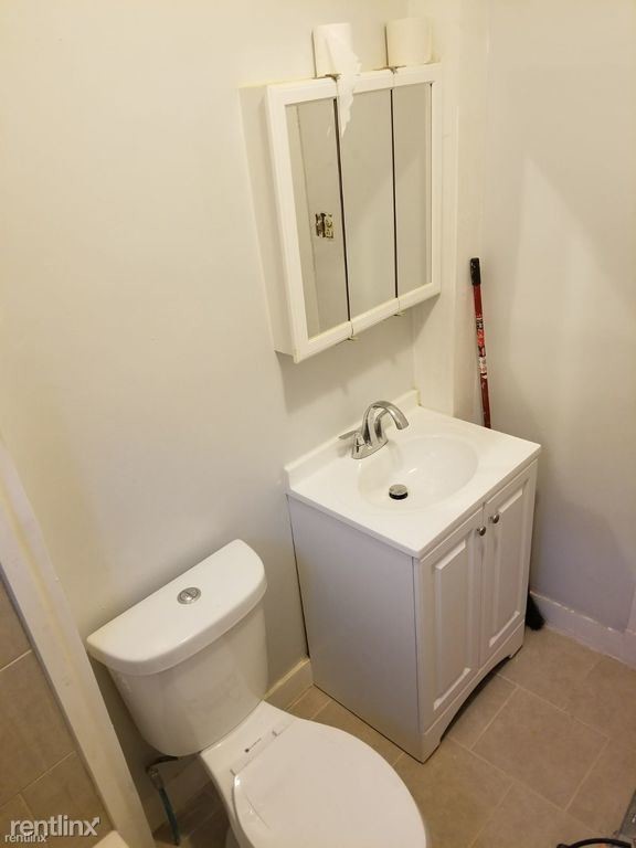 Building Photo - 2 br, 1 bath 4plex - 188 Butler St