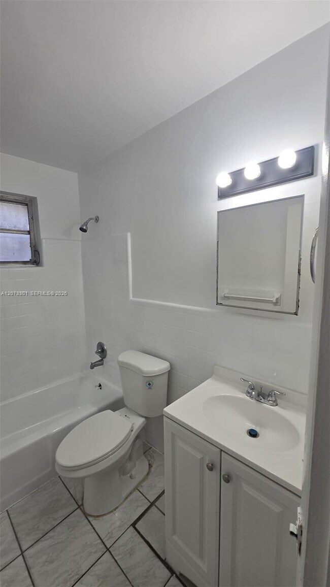 Foto del edificio - 1345 NW 28th St