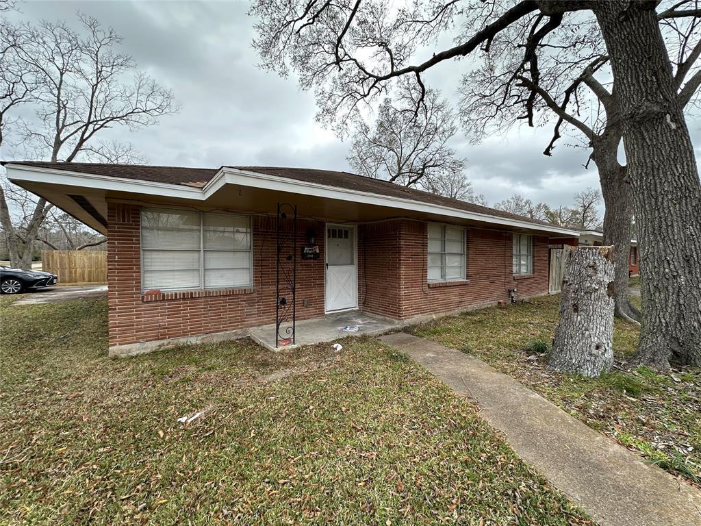 Foto principal - 2701 Woodlawn St