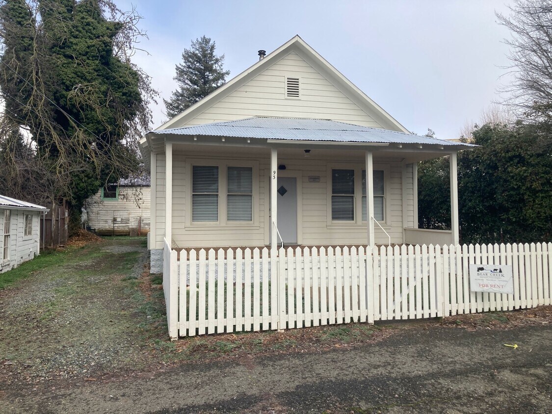 Foto principal - 93 Court St