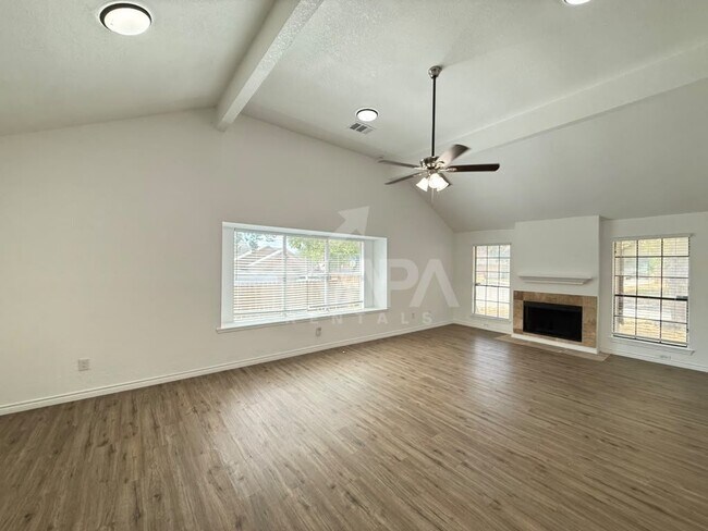 Building Photo - 6402 Gray Ridge