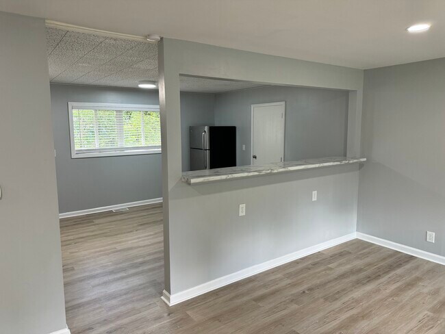Building Photo - 3830 Arquette Dr