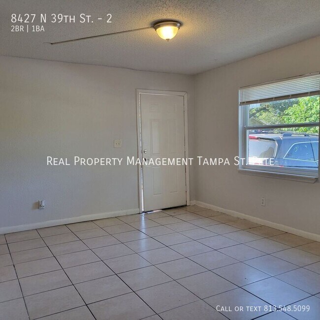 Foto del edificio - 8427 N 39th St