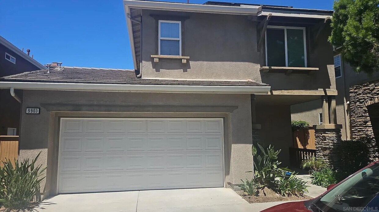 Foto principal - 9903 Fieldthorn St