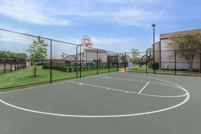 Building Photo - Willow Creek Apartment Homes