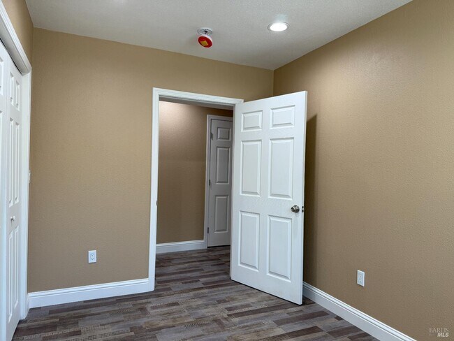 Foto del edificio - 666 Belvedere Dr