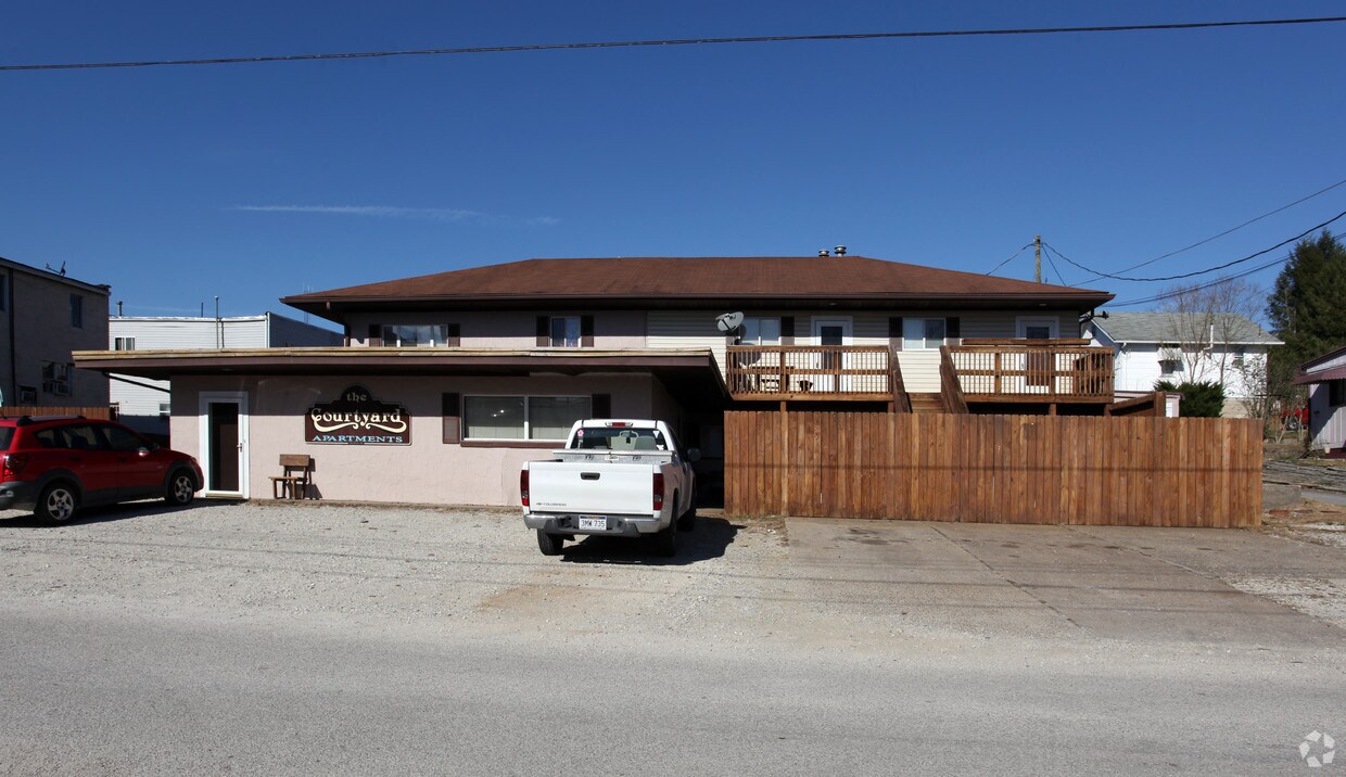 Primary Photo - 312 Hall St