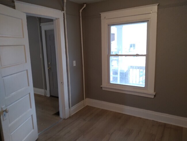 Foto del edificio - 1624 Niagara St