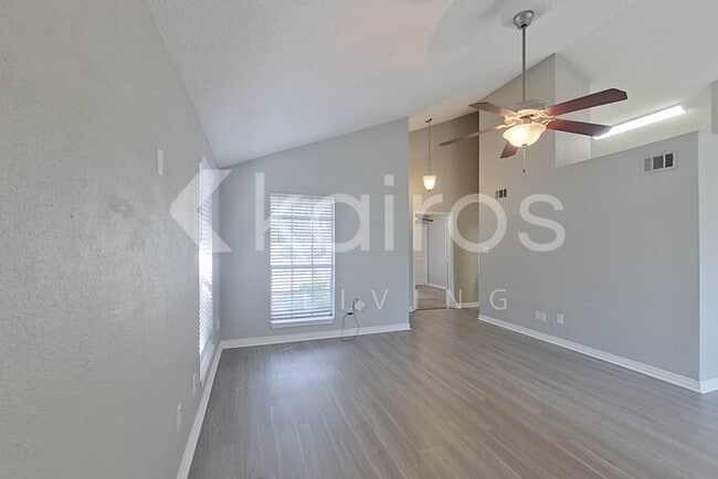 Foto del edificio - 24138 Landing Way Dr