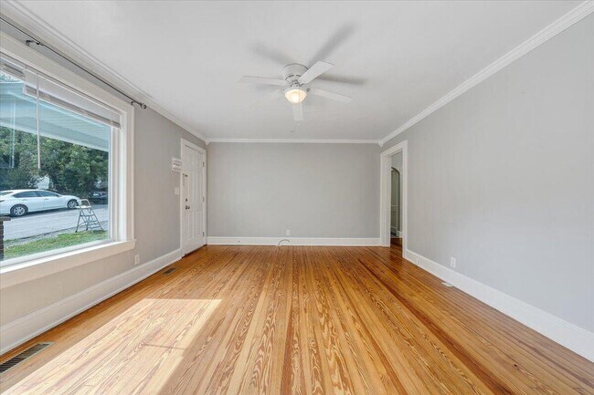 Foto del edificio - 812 Mississippi Ave NE