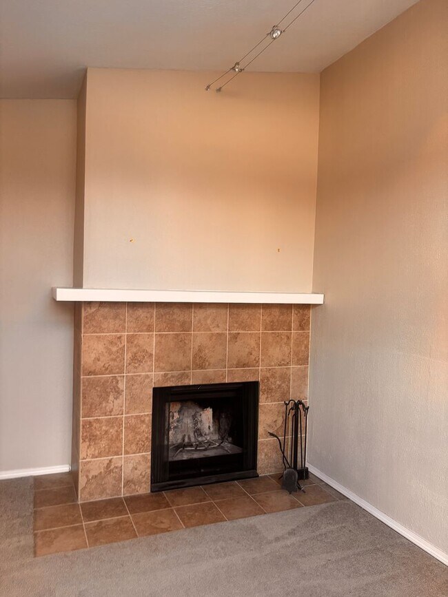 Foto del edificio - Two Bedroom East Anchorage Condo with Washer/Dryer Unit!