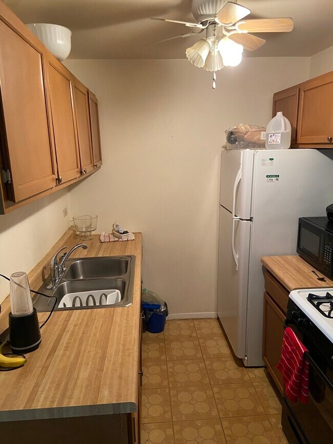 Building Photo - 870 Winesap Ct