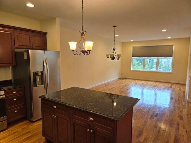 Building Photo - 22 Short Oak Dr