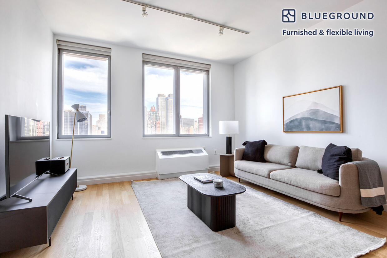 Foto principal - 554 W 54th St